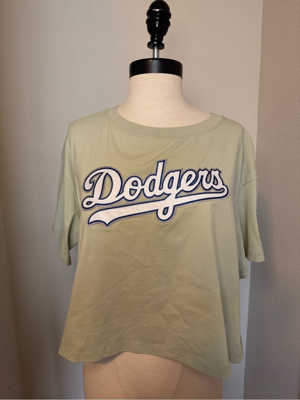 Pro Standard Dodgers Logo Crop Tee — Sage Green